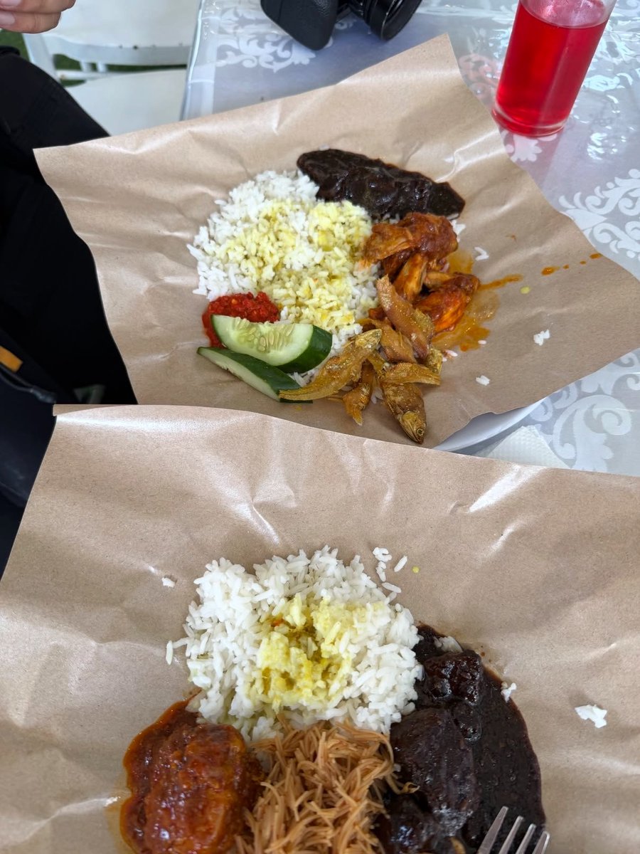 iniikelvin's tweet photo. Jangan lupa makan siang guys, pondasi dulu biar aman https://t.co/LcIIeHIWkA