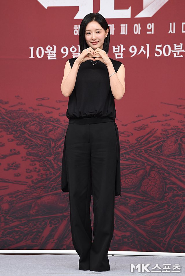 kim_gwnii's tweet photo. Actress Kim Jiwon at #DoctorX : Mafia in White Press Conference Photocall in SBS Broadcasting Center in Mokdong, Seoul!❤️

#KimJiWon #김지원 #닥터X https://t.co/xNm3tujn4E