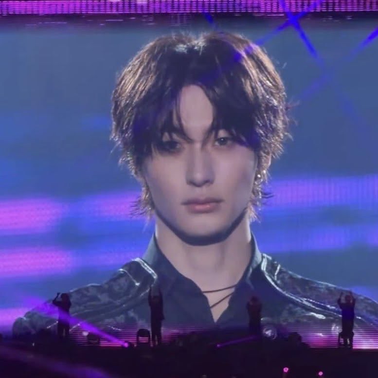 89intwos's tweet photo. Imagine trying to drag Anton’s visuals when he casually looks like this https://t.co/GUbDsXOeMw
