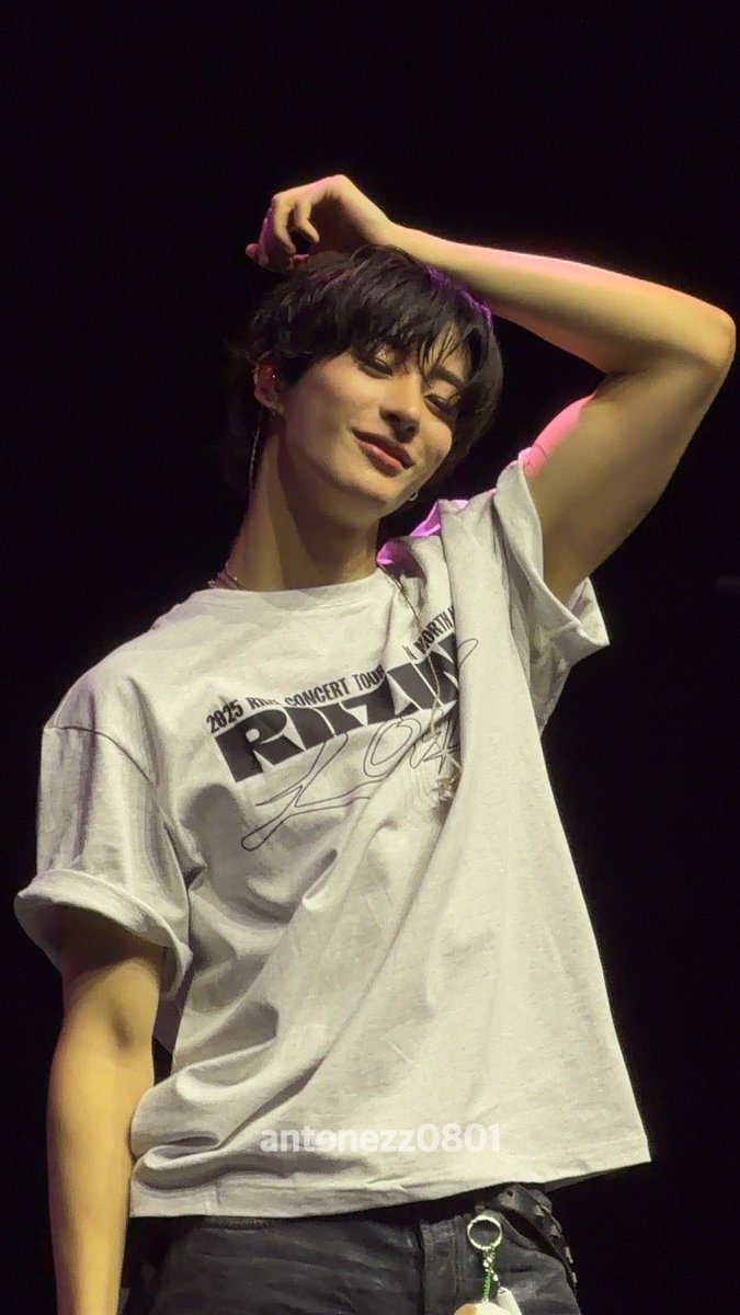 89intwos's tweet photo. Imagine trying to drag Anton’s visuals when he casually looks like this https://t.co/GUbDsXOeMw