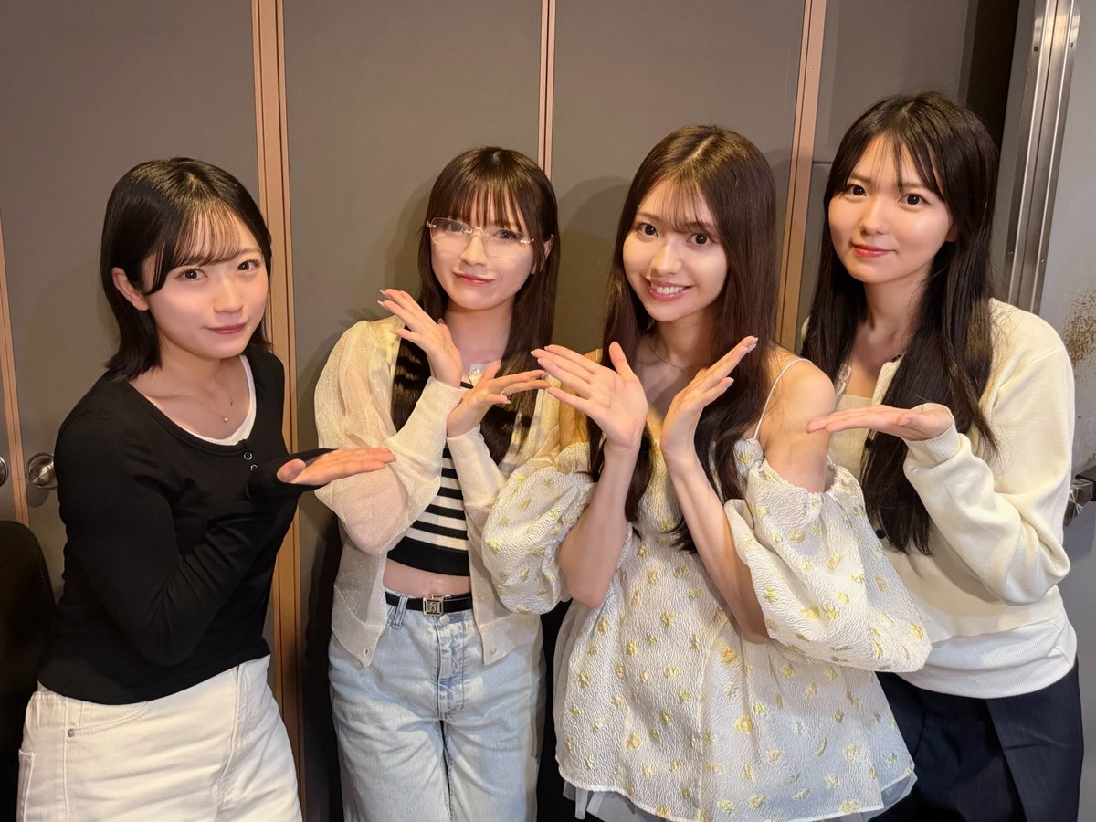 tws_staff's tweet photo. ＼✨本日20:00〜‼︎✨／

廣川奈々聖と小玉梨々華が出演させていただきます!🐱💚🩵

📻 FM FUJI
「GIRLS GIRLS GIRLS =FULL BOOST= 僕青の☆想像のななめ上ラジオ！」
🗓️10/7(水)
⏰ 20:00〜20:56
https://t.co/UKT3bQi7Cx

是非、お聴きください👂🏻💕

#わーすた #wasuta https://t.co/jStvdjkOJs
