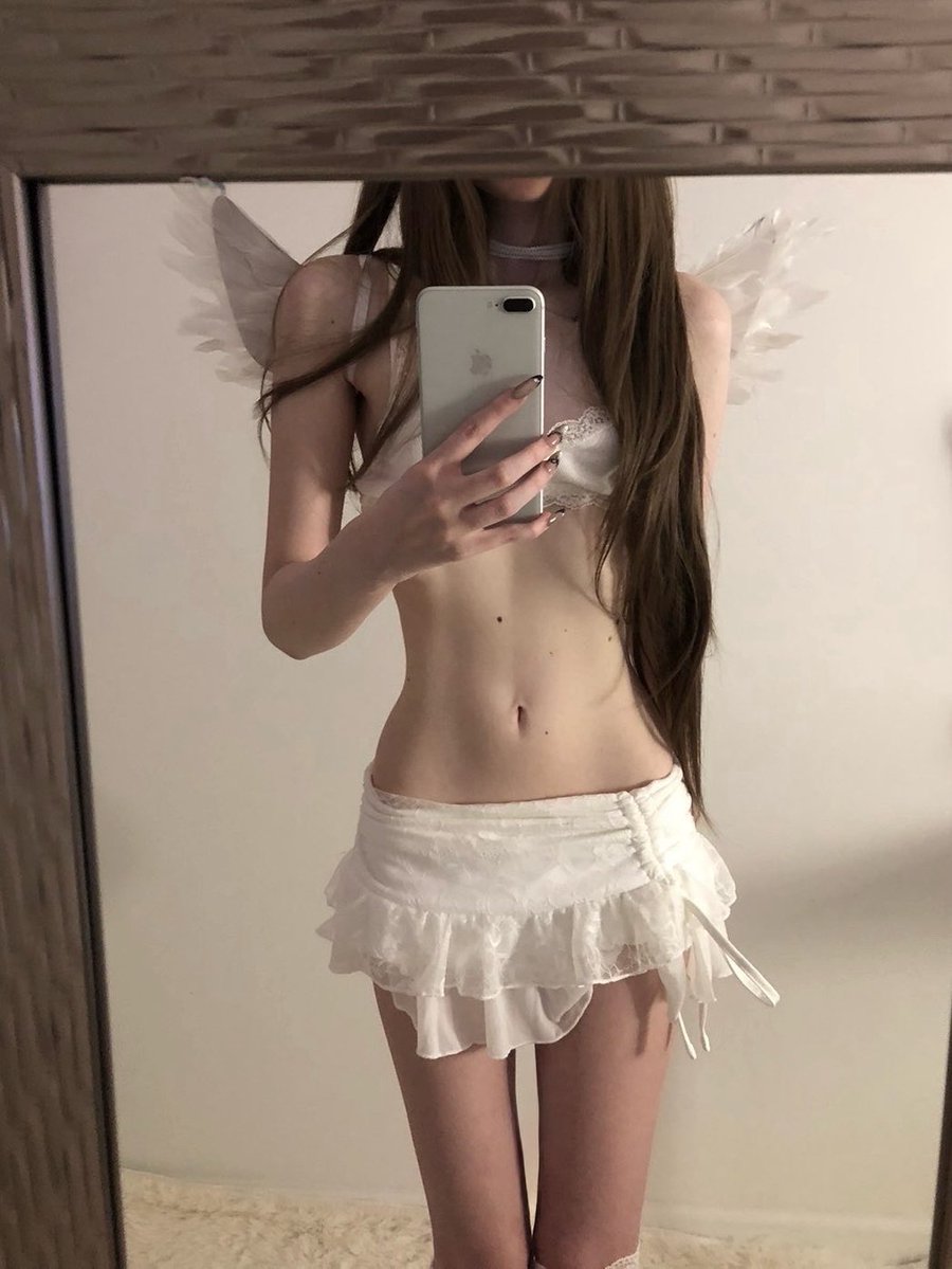 tinypalefawn's tweet photo. angel🪽 https://t.co/nKSv7LBlju