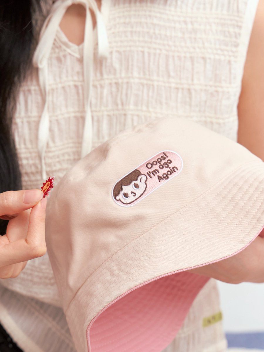 o3oobjects's tweet photo. 🧢o3o.Pout cap หมวกทรง Baseball Cap ที่มาพร้อมลายปักด้านหน้าในดีไซน์น่ารักจากโอทรีโอ ออกแบบมาให้เป็น Everyday Item ที่หยิบมาใส่ได้ง่าย พร้อม 3 สี 3 Mood ให้เลือกทั้ง Denim, Green และ Black Washed 

💐 o3o.Oops Bucket หมวกทรง Bucket แบบ Two-Tone ที่เพิ่มความสนุกด้วยดีไซน์แบบ Reversible สามารถสลับใส่ได้ทั้ง 2 ด้าน พร้อมลายปักที่แตกต่างกันในแต่ละด้าน ให้เลือกเปลี่ยน Mood ได้ตามสไตล์และความรู้สึกในแต่ละวัน  

☁️ o3o.Fluffy tote bag กระเป๋า Tote Bag ดีไซน์เรียบง่ายที่มาพร้อมลายสกรีนใบหน้าโอทรีโอ เติมความน่ารักและความสนุกด้วยการที่สามารถนำ Patch มารีดตกแต่ง เพื่อ Custom กระเป๋าในแบบของตัวเองได้ พร้อมสายที่บุให้นุ่ม ช่วยให้ถือใช้งานได้สบายใน Everyday Look จะถือไปเรียน ไปทำงาน หรือออกไปคาเฟ่ ก็ช่วยเติมความน่ารักและไม่ซ้ำใคร

🔗 MORE INFO IG: o3o.objects 

#o3oobjects #o3oCollaboration #o3oxMissingTheMissing #o3oXWarWanarat