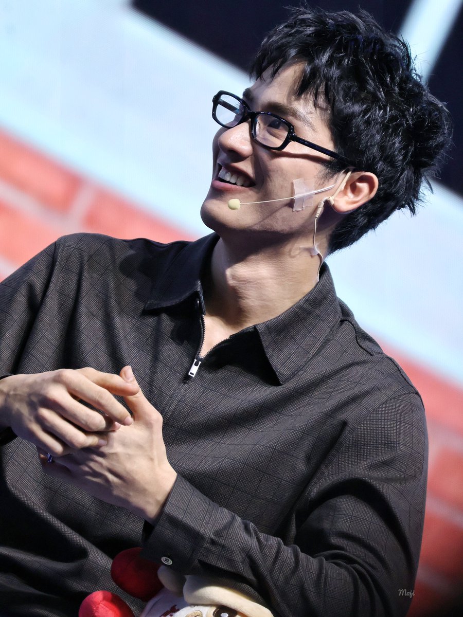momiji_mig's tweet photo. 🐋☀️💙

TAYTAWAN LH ON STAGE
#GMMTVLiveHouse 
#Tawan_V https://t.co/NRw8Xx6lGW