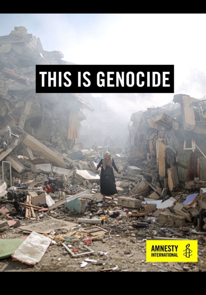 Namkaribou's tweet photo. C’est aussi le début du Génocide à Gaza en Palestine occupée, perpétré par le régime israélien où plus de 80.000 palestiniens sont massacrés et 80% des bâtiments civils sont détruits.

Un génocide, des crimes contre l’humanité et des crimes de guerre que vous n’avez jamais condamné et que vous tergiversez à dénoncer.

Vous détournez le regard depuis en s’abstenant de nommer ce génocide.
Pire vous avez continué à vendre des armes et des équipements militaires au régime israélien qui ont participé à la commission de ces crimes abominables.

La reconnaissance d’un État palestinien dont on peut applaudir, n’a été qu’un acte de façade non suivi d’effet.
Vous réprimez toute manifestation qui dénonce le génocide à Gaza et les crimes contre l’humanité en Palestine occupée, vous n’avez jamais dénoncé ces crimes, vous n’avez jamais fait appliquer le mandat d’arrêt international de la cour pénale internationale contre le criminel de guerre Netanyahou dont vous l’autorisez à survoler l’espace aérien français…

Vous êtes une contradiction incarnée, qui a terni la crédibilité internationale de la France 🇫🇷.