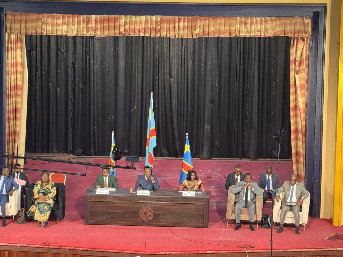 SarahMbombo's tweet photo. Parlement des étudiants dans le plénière extraordinaire sur les 30 ans de guerre 30 ans d’impunité https://t.co/zO2j5KnMeE