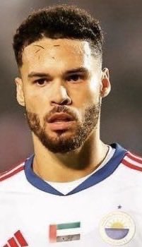 AhmedALJedaani's tweet photo. عاجل ‼️ 

لاعب منتخب #الأمارات #ماركوس_ميلوني وبتصرف غير رياضي وبتهور يقذف علبة ماء بعنف وعن قرب وتصيب أحد منظمي المباراة في وجهه 
ننتظر الإجراءات الانضباطية بحقه والمنتظر إيقافه عدة مباريات مع غرامة مالية حسب نظام الفيفا 
#السعودية_الإمارات 
#كاس_خليجي_٢٧ https://t.co/blWIioFt05