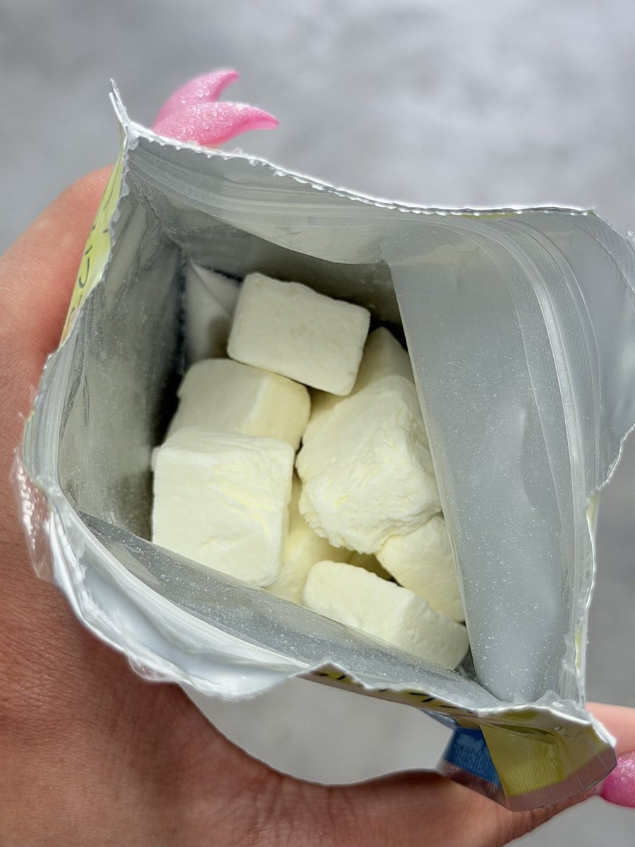 enonon122's tweet photo. 絶対みんな好きだろってお菓子見つけた https://t.co/7WUzwdGNWp