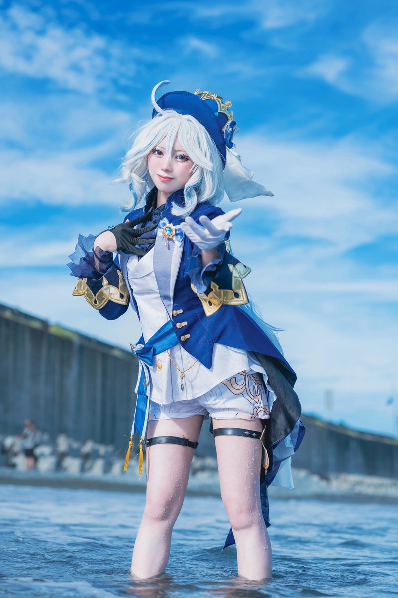 ka_nikan0406's tweet photo. ✧原神 フリーナcos.✧

　　キミに捧げよう。

p @yuuthree_cc https://t.co/93fT06sVmF