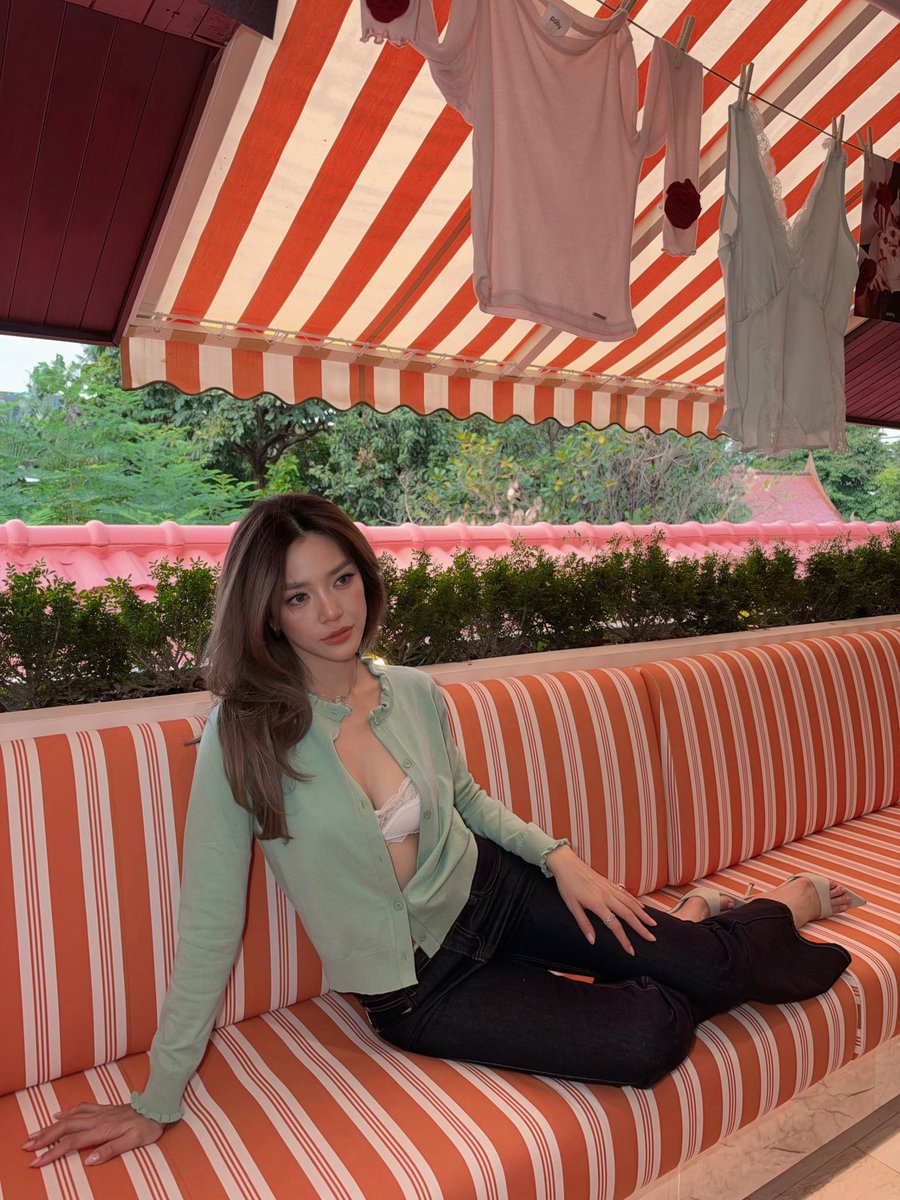 idilasssonggg's tweet photo. คอลหน้า Paloy ไม่ต้องทำกระดุมก็ได้นะ เพราะคนใส่ไม่ติดอยู่ดี https://t.co/RtB0P4yZhU