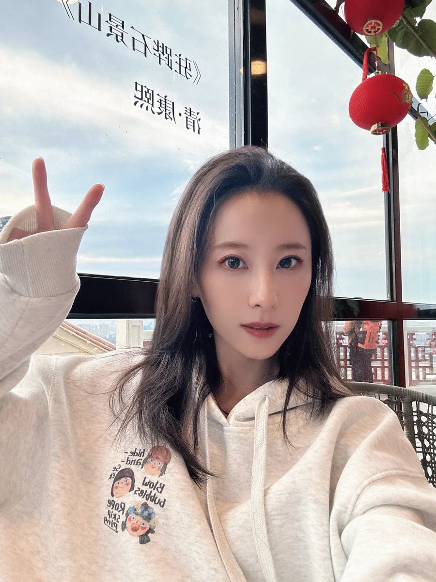 YuelinDaily's tweet photo. 我的日常 记录美好生活 当然要拍照记录呀！ https://t.co/LqJn29YNo3