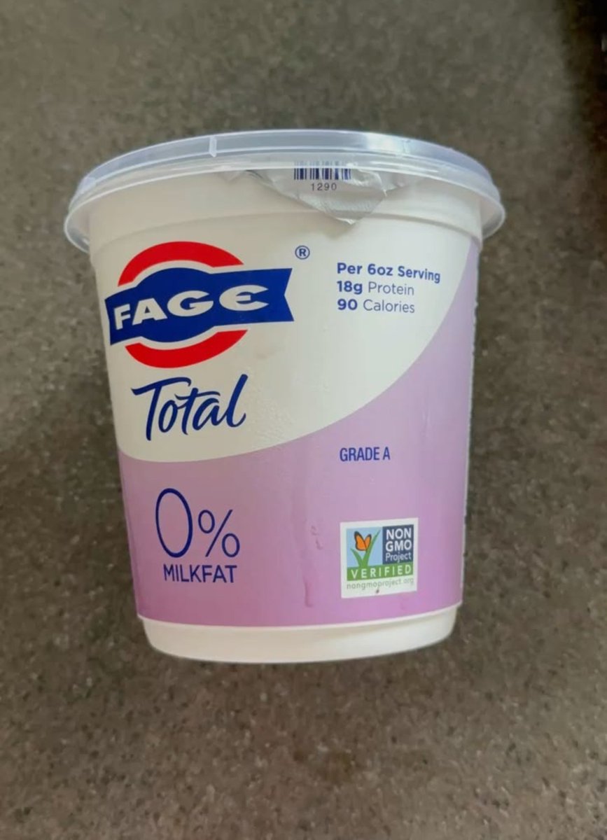 decaychrist's tweet photo. broke my fast with greek yogurt and half an orange (not my pic!) 107 cals
i was supposed to do 72 hours but i felt so sick

#edrtwt #ricecaketwt #wl https://t.co/kZrIbGd3Cz
