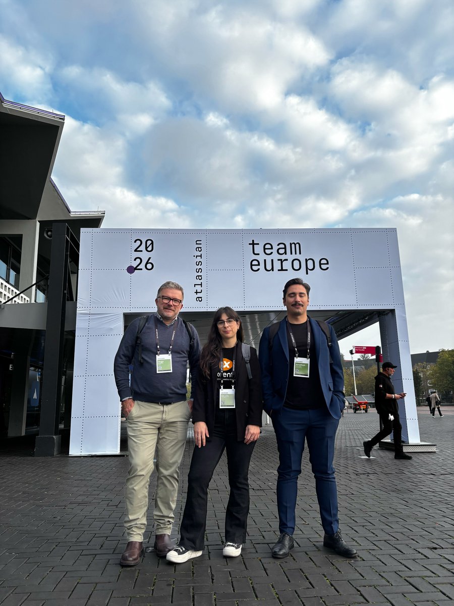 excentia's tweet photo. ¡En una hora, la keynote de @Atlassian  Team ’26 Europe! Hugo, John y Belén estarán allí para conocer las novedades.

Os dejamos fotos de ayer: stands de Atlassian, funcionalidades de sus colecciones y charlas prácticas.

¡Seguimos desde Ámsterdam!

#AtlassianTeam26 https://t.co/xmdsYijoSo