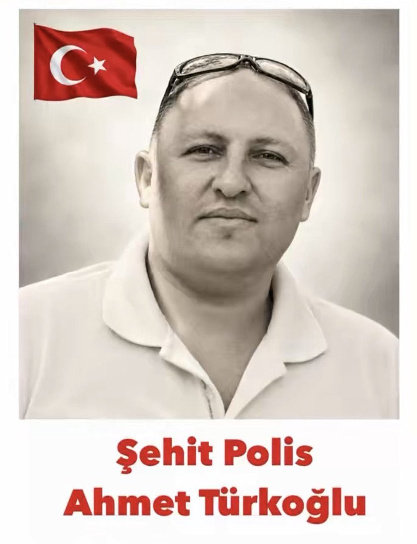 ceyhanburakab's tweet photo. Ankara’da görevi başında şehit olan kahraman Polis Memurumuz Ahmet Türkoğlu’na Allah’tan rahmet; kederli ailesine, yakınlarına ve Emniyet Teşkilatımıza başsağlığı ve sabır diliyorum.

Makamı âli, ruhu şad olsun. 🇹🇷 https://t.co/tzL8ZKT3mt