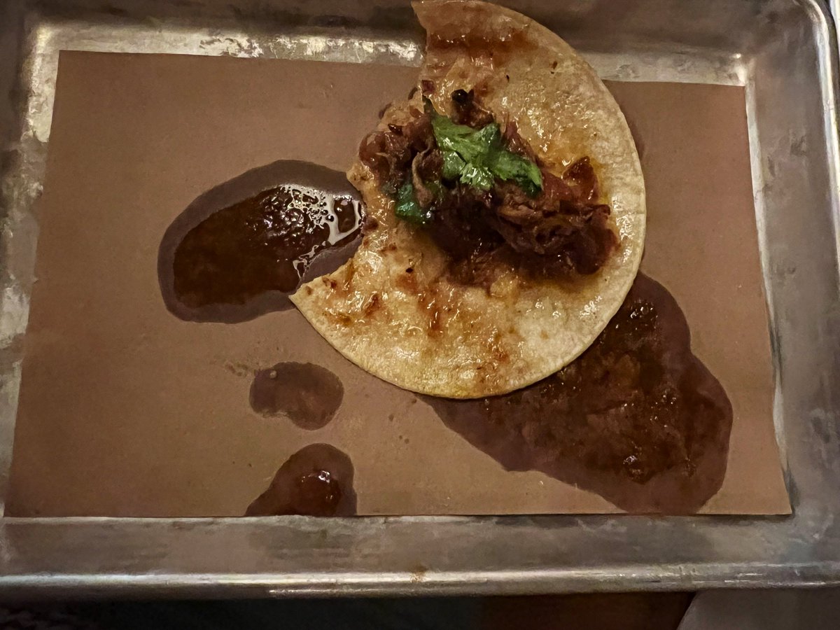 LeighTobes's tweet photo. Duck tacos | Tamarind glaze @bartacolife๐ฎ Iโm kinda ok with this amount of oil.
Thank you Victor, by way of Hollyโบ๏ธ #tacos #tacolovers #TacoDay @mosaicdistrict https://t.co/F3UE3lr1ar