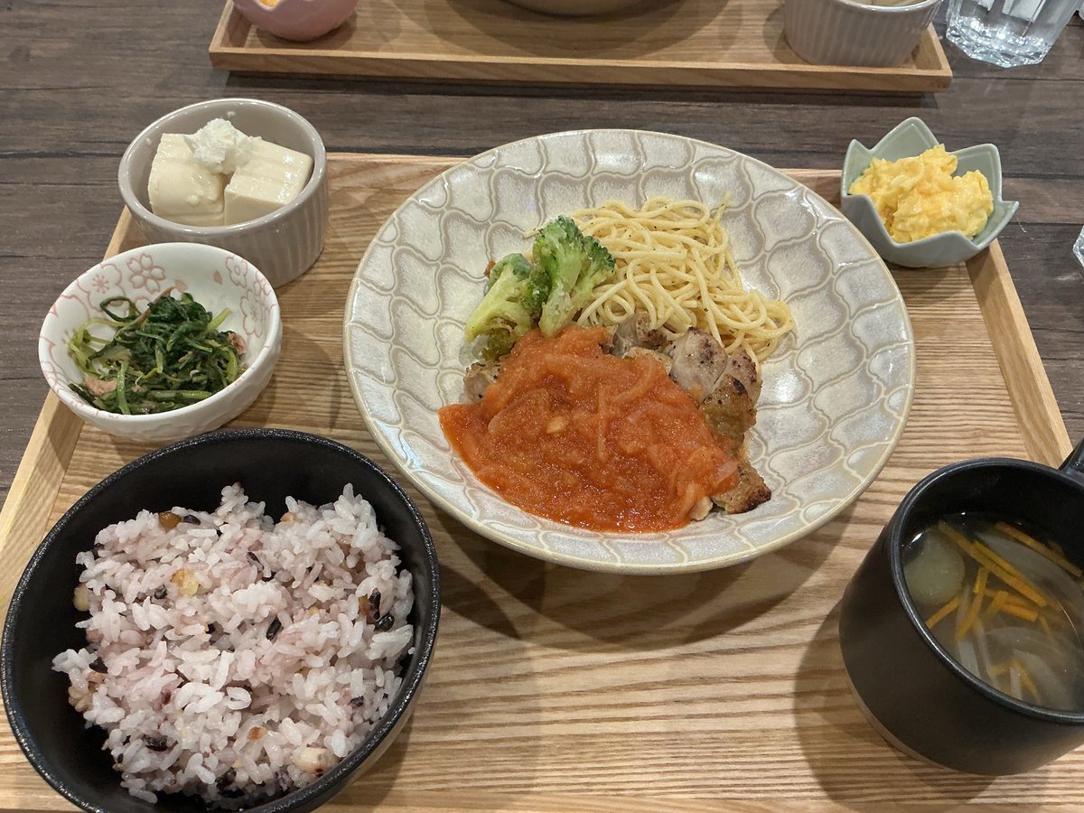 marikodoes's tweet photo. 今日も行ってきたww
豆腐にクリームチーズ乗せて食べたらチーズケーキ��たいで美味しい😊 https://t.co/xhI9a93zv1