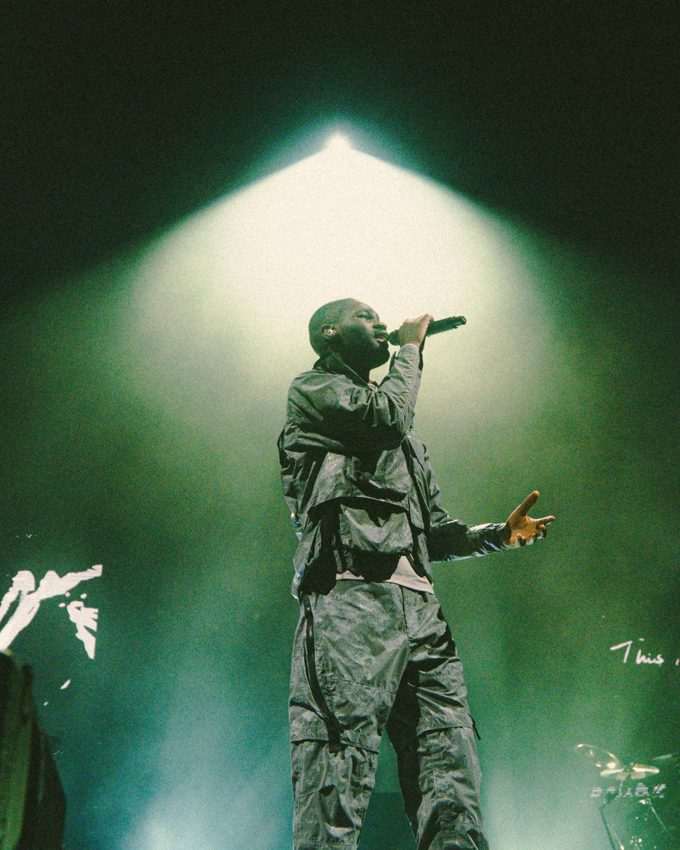 BigConcerts's tweet photo. WHAT A NIGHT! πΏπ¦π₯
Cape Town packed out the Grand Arena, and @Santandave1 brought the house down!
South Africa, thank you for making The Boy Who Played the Harp Tour something special.
See you at the next one! π
πΈ: Daniel Storm Smith
#DaveSA26 #AnotherBigConcertsExperience