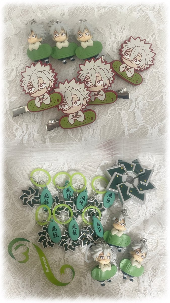 llsqs_2an's tweet photo. ずっと集めるってきめてためじるし😭😭
元々めじるし集めだいすきでさねみと来たら集めるしかない(ˆ꜆ . ̫ . ).ᐟ.ᐟ💮💪🏻
鞘の目印もピンも🆕もがんばる💚 https://t.co/3yyB0bpYgx