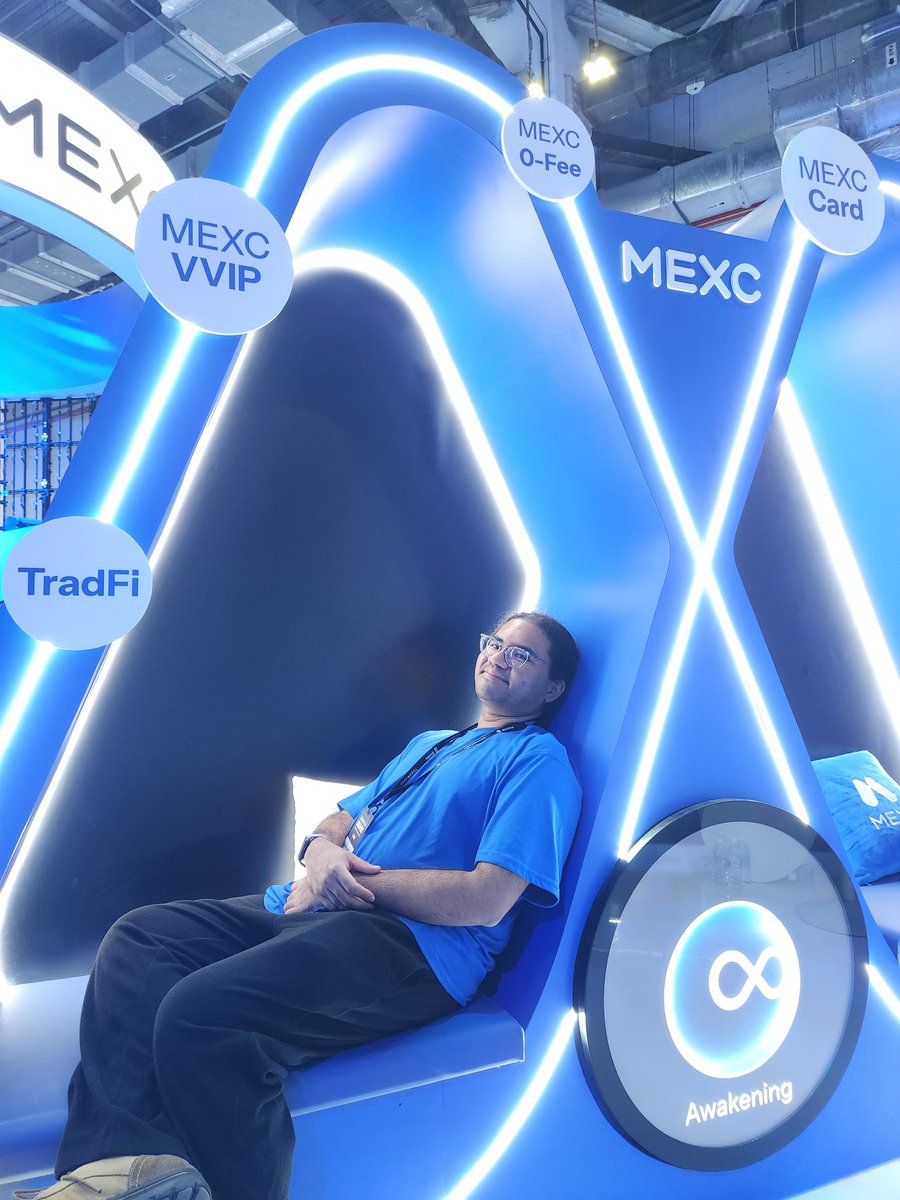StPinkie's tweet photo. MEXC might be one of the most fun stops at @TOKEN2049

AI experiences, trading, merch and blind boxes all in one booth. Definitely worth checking out.

#MEXCEventRocks #TradingTakesTwo https://t.co/uOlPqgHGiC