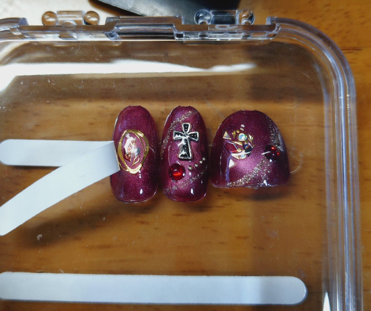 frmysy's tweet photo. ライブまでに概念ネイルを作ろうとしているんです
しているんですけど飽きてきててほんとに
やる気出てくれ https://t.co/WQy0yDs2zC