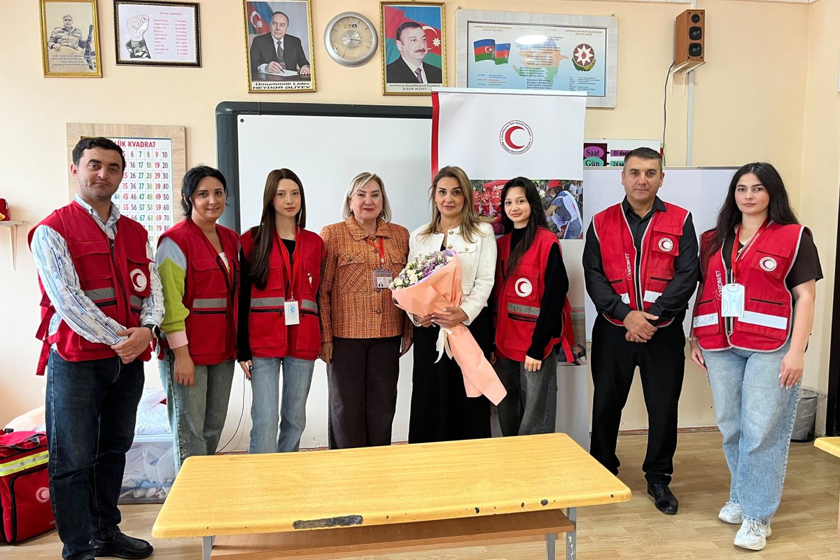 AzRedCrescent's tweet photo. On October 5, 2026, to mark "Teachers' Day," members of the Emergency Mobile Volunteer Team of the Azerbaijan Red Crescent Society’s Sumgayit city branch—alongside Sumgayit-based members of the "Turkic Red Network"—met with the teaching staff of Secondary School No. 31. https://t.co/KeWZEm1u8i