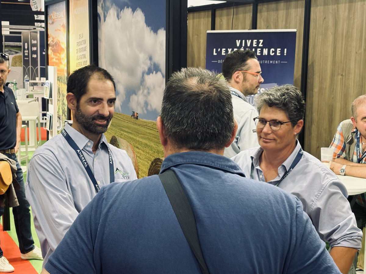 _AXEREAL's tweet photo. Le Sommet de l’Élevage a ouvert hier, et vous êtes déjà très nombreux à être venus nous voir sur le stand Axéréal 😊

Nous vous attendons aujourd’hui encore pour parler technique et actualité autour d’un café ☕️ 

Hall 1, stand B51 📍

#PlusFortsEnCoop https://t.co/1vu1hBQUq0