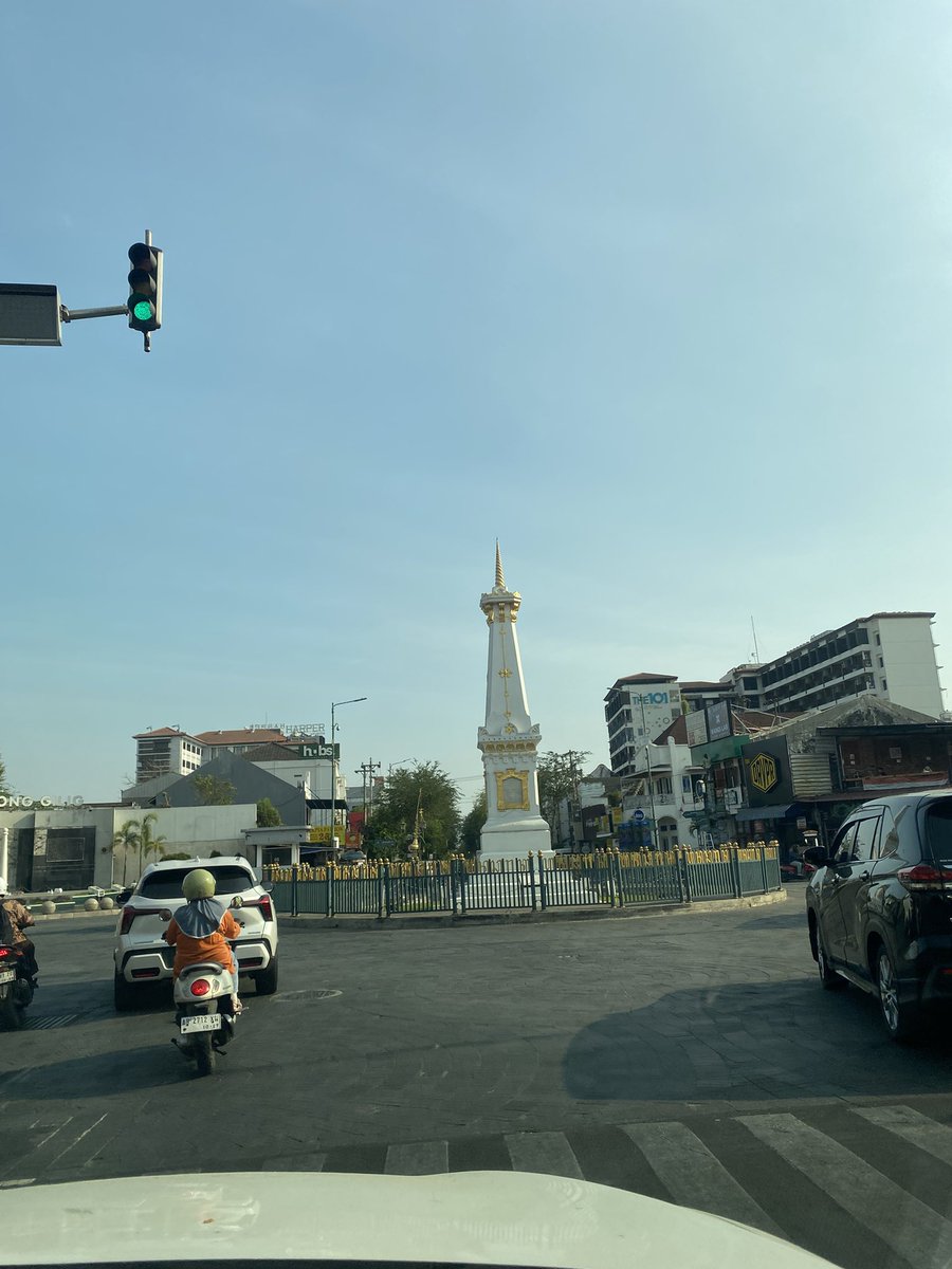 tanjiroo27's tweet photo. Jogja panas sekali https://t.co/0NpHeEEzmG