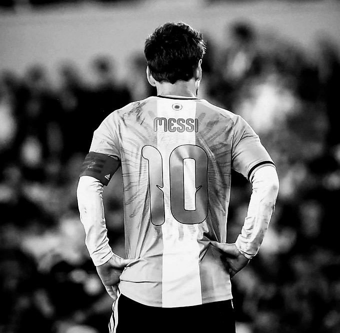 abodness's tweet photo. الاربعاء  7 / 10 / 2026

اعتزال افضل لاعب بالتاريخ.. مسيرة اسطورية القاب وانجازات وسحر كروي واستمرارية لامثيل لها

يعتزل ميسي عن اللعب ونعتزل نحن عن المتابعة بشغف بعده

تابعت مسيرته من بدايتها حتى نهايتها
كانت متعة غير

وداعاً ميسي

وداعاً كرة القدم

 ✋🏻✋🏻✋🏻✋🏻 https://t.co/GRqZqgewLK