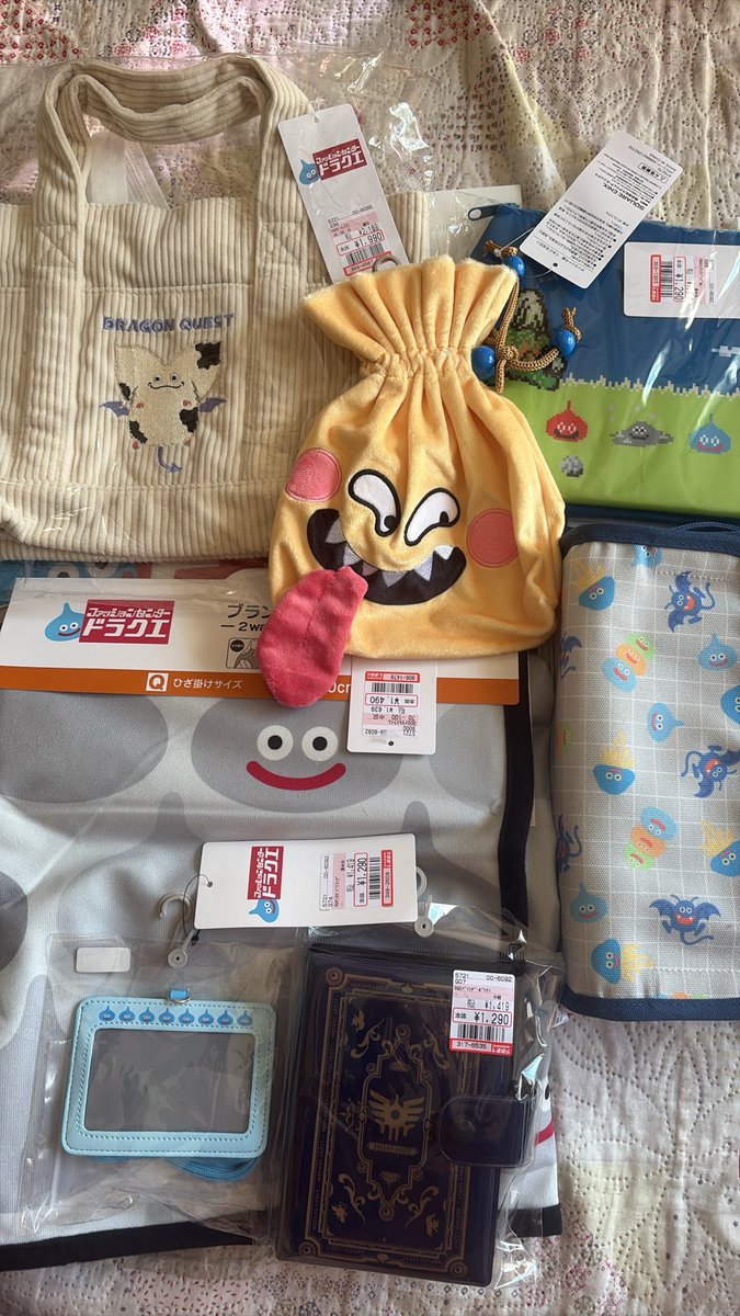 harumei_STEPN's tweet photo. オブジェ設置店が近くにあって良かった
昼過ぎでも巾着とトートバッグ買えた🥹
冒険仲間がオンラインで買えますように
#戦利品
#しまむら
#ドラクエ https://t.co/7H4lpuQBvB