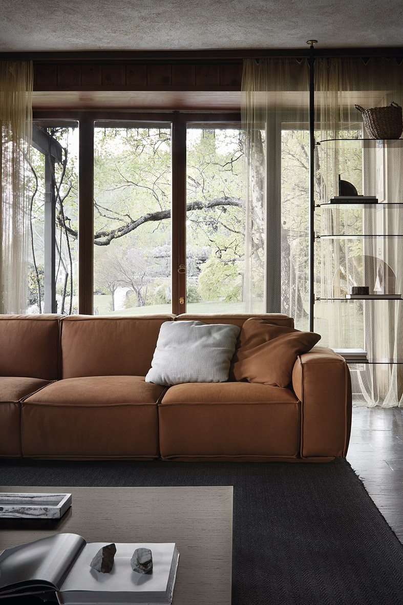 arflex's tweet photo. Marechiaro system
Designed by Mario Marenco 1976
The extreme formal essentiality of these upholstered elements, designed in 1976 by the architect Mario Marenco, still makes them a very current model.

#arflex #marechiaro #sofa #mariomarenco #design #luxurylifestyle #luxuryhome https://t.co/r7aQmCDQrJ