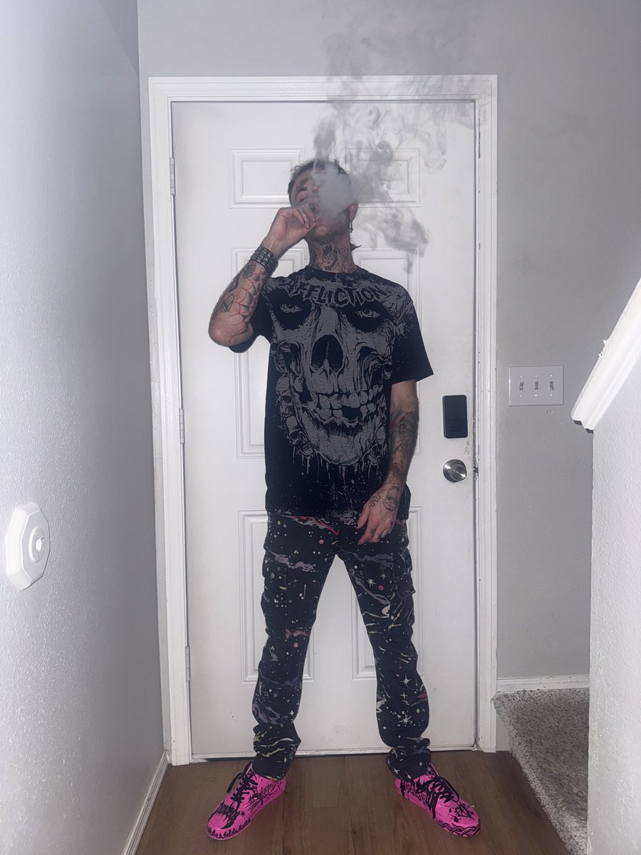 cmeshyne's tweet photo. cme

#fyp #viral #trending #newartist #cmeshyne https://t.co/driMsyUq7i
