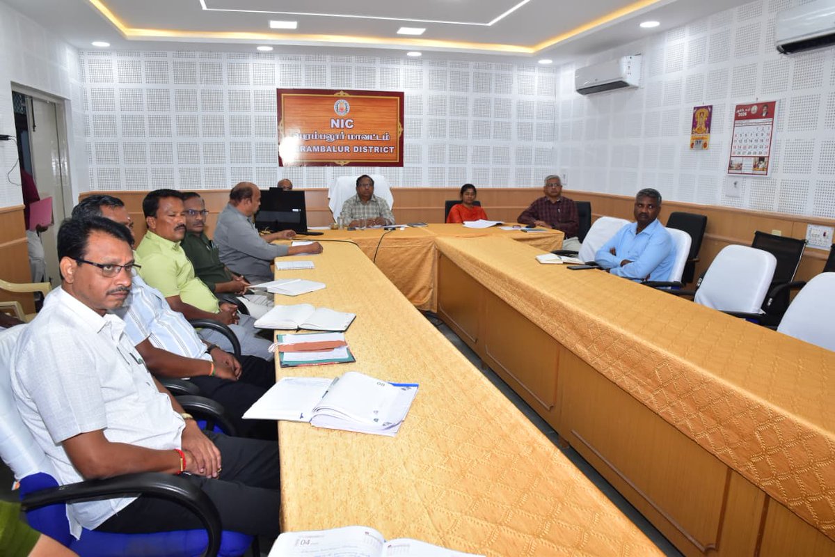 collrpmb1's tweet photo. The Chief Electoral Officer, Tamil Nadu, held a meeting with all District Election Officers to brief them on the special drive for enrolling new voters. https://t.co/rQ3N5Jf4ad