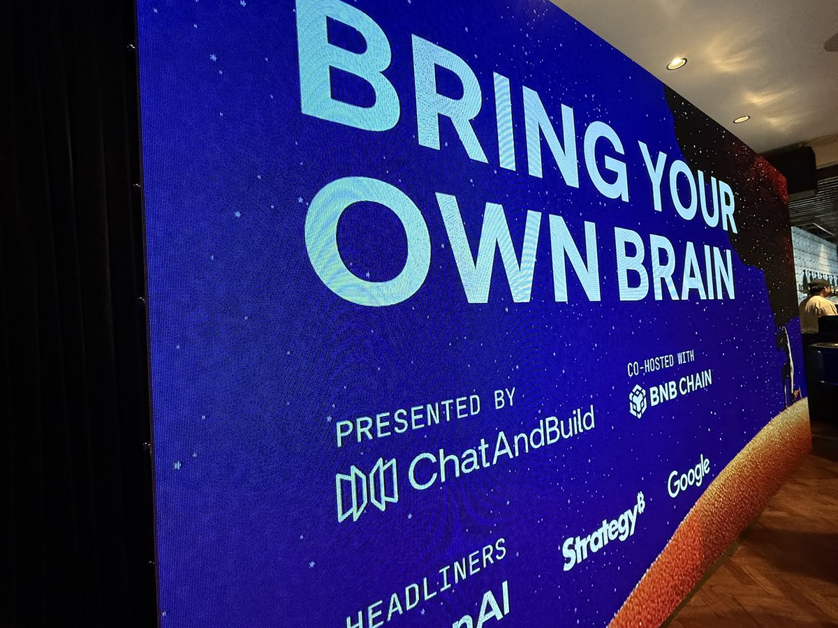chatandbuild's tweet photo. That's a wrap.
Thank you, Singapore. Thank you to every speaker and every person in the room.
#BringYourOwnBrain #LivingBrain https://t.co/txutmNYtng