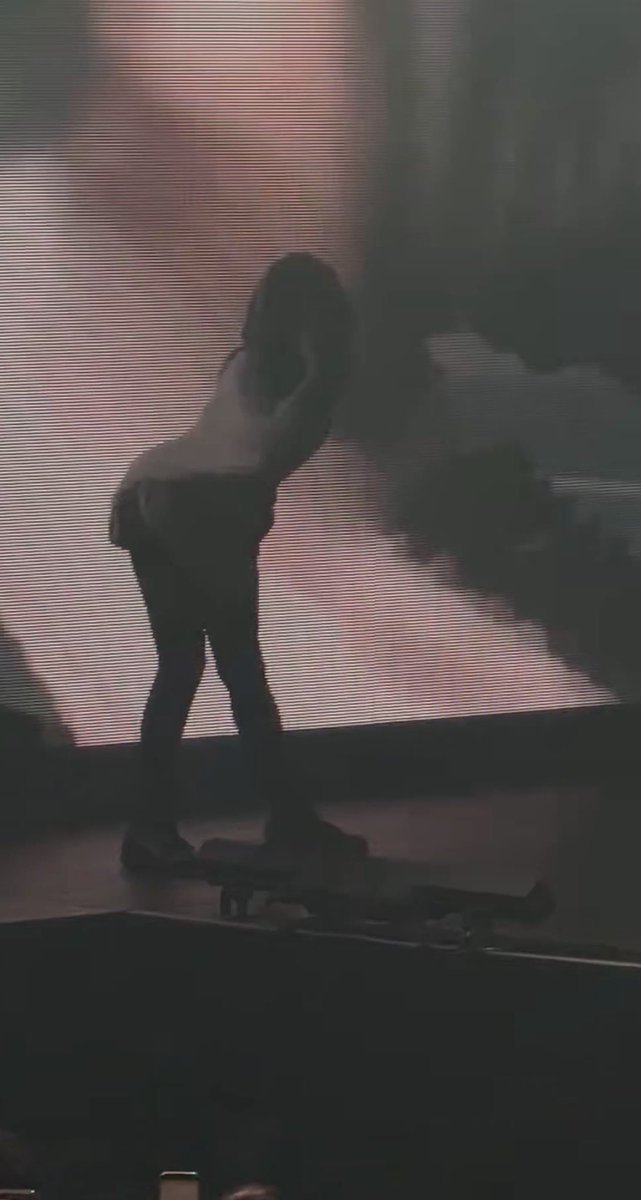 arakifilm's tweet photo. this picture saved my f*cking life. https://t.co/K9UtqoZebh
