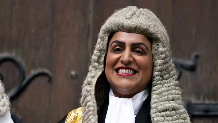 David90shaw's tweet photo. 🚨 WHY DOES THE BRITISH PUBLIC ACCEPT VIOLENT PREDATORS LANDING ON BRITISH BEACHES!

I genuinely need someone to explain why ordinary citizens are silently tolerating absolute madness.

Home Secretary Shabana Mahmood confirmed on tape that almost every woman crossing the Channel on small boats has been raped along the journey.

The Spectator pointed out the cold logic: that means those very dinghies are carrying violent sexual predators straight onto British soil.

Whenever anyone on the right warned the country about this, the entire political establishment screamed that you were far right.

Yet now a Labour politician says it out loud, and society just shrugs like importing violent abusers into local neighbourhoods is perfectly normal.

Why does the public put up with a government that knowingly lets sexual predators step off boats and walk straight into British towns?

Retweet this immediately and demand people finally wake up to what is happening. 🇬🇧🔥
