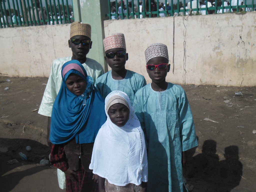 ksgambo_______'s tweet photo. The memories behind my profile picture.
Image 2: Original image taken in 2012 on the day of Eid fitr, after salah prayer at Kofar Mata Mosque,Kano state, by a Samsung digital camera, brought home by my late pops RIJF from Saudi as a  compliment of Hajj Pilgrim (2012). https://t.co/zLCd6iZeKJ