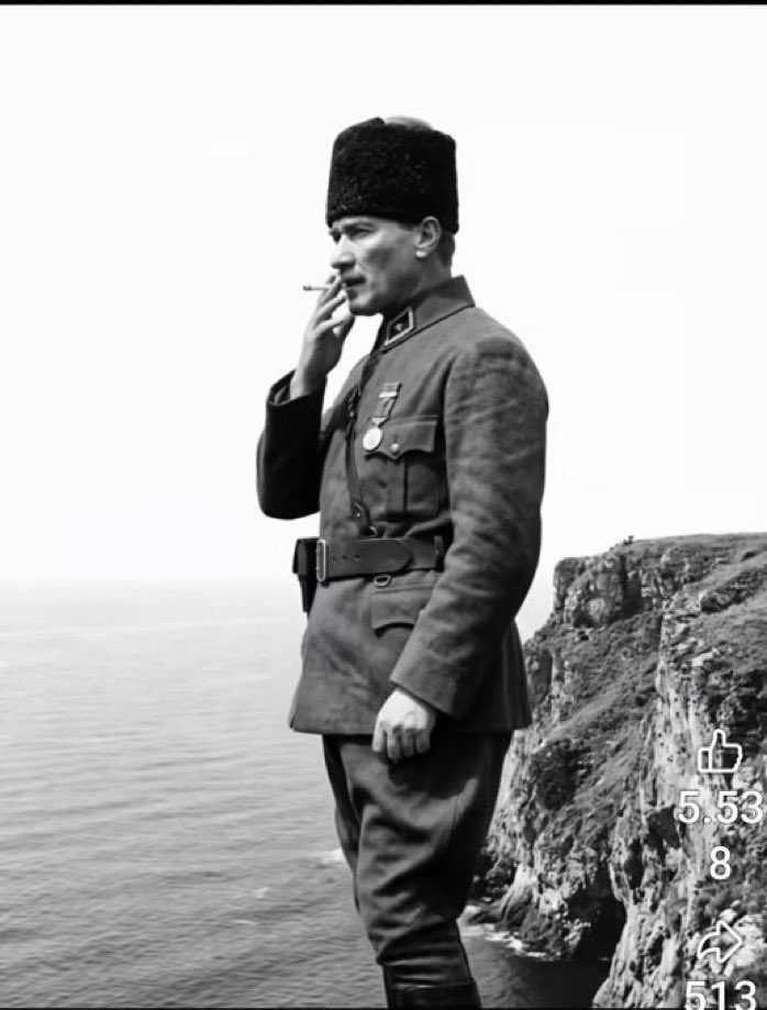 ataturkcuperson's tweet photo. KURUCU LİDERİMİZ GAZİ MUSTAFA KEMAL ATATÜRK 🤍🇹🇷

DAİMA İZİNDEYİZ 🇹🇷🤍

#LİDER🇹🇷🤍 https://t.co/Vl7zlzo82C