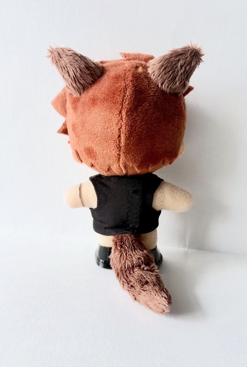 deisui910's tweet photo. ロウガぬい完成
手足頭はちょっと可動する
物が持てる
耳と尻尾は着脱できる
アルファベットチョコにAが入ってなかった😂
（服のパンツはシンさんの借りました）
いろいろ反省点はあるけど出来たのでヨシ👍 https://t.co/uEHcytzsR9