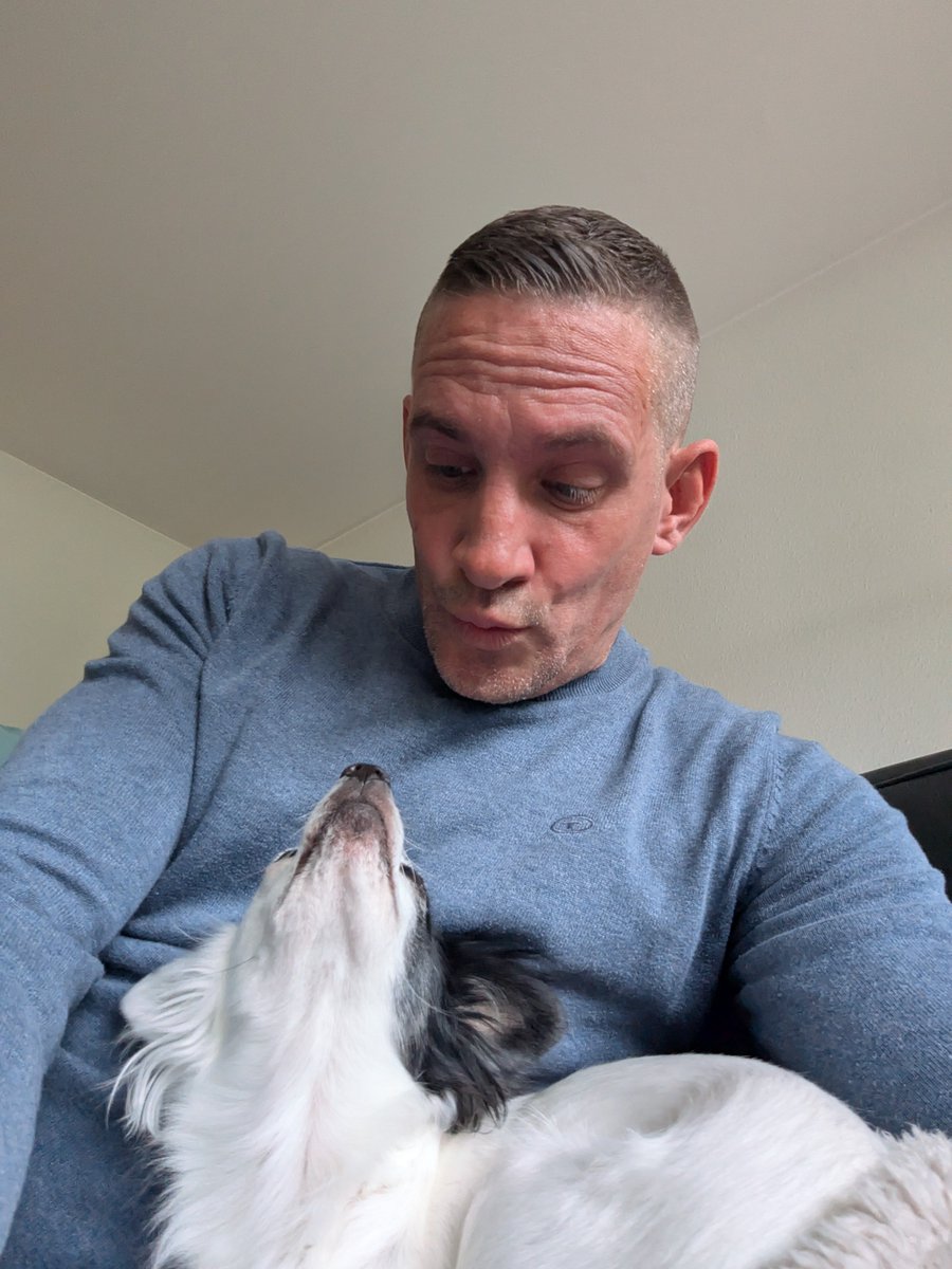 SensualAthlete's tweet photo. Guten Morgen mein kleiner Schatz 🐶🐾🥰❤️ https://t.co/fj0TSMjtd6