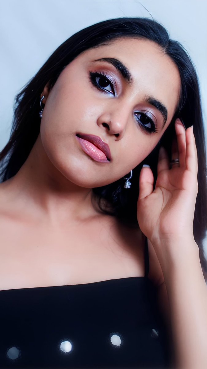 FZMediaOffl's tweet photo. Beautiful Actress #PriyankaMohan 📷 ✨ https://t.co/5zd21OiQt2