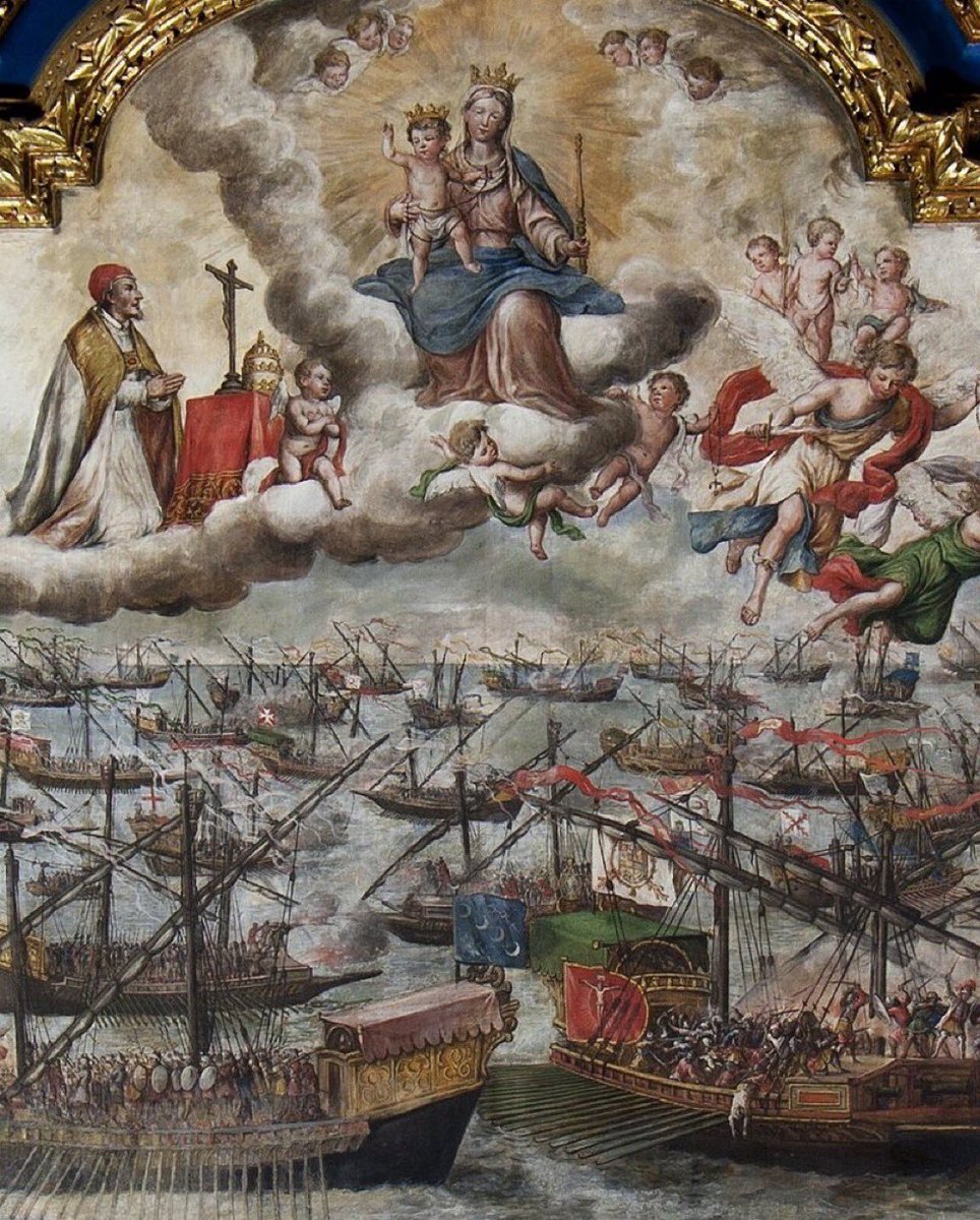 UniCatolicos_es's tweet photo. ⚔️Hoy se cumplen 455 años de la Batalla de Lepanto contra el Islam, que Cervantes llamó «la más alta ocasión que vieron los siglos», y por eso también es la fiesta de Nuestra Señora del Rosario.

El Papa Pío V pidió que se rezara el Rosario en toda la Cristiandad para suplicar el auxilio de la Virgen.

«No fue el valor, ni las armas, ni los jefes, sino María del Rosario la que nos hizo victoriosos».

HONOR y GLORIA a todos ellos.