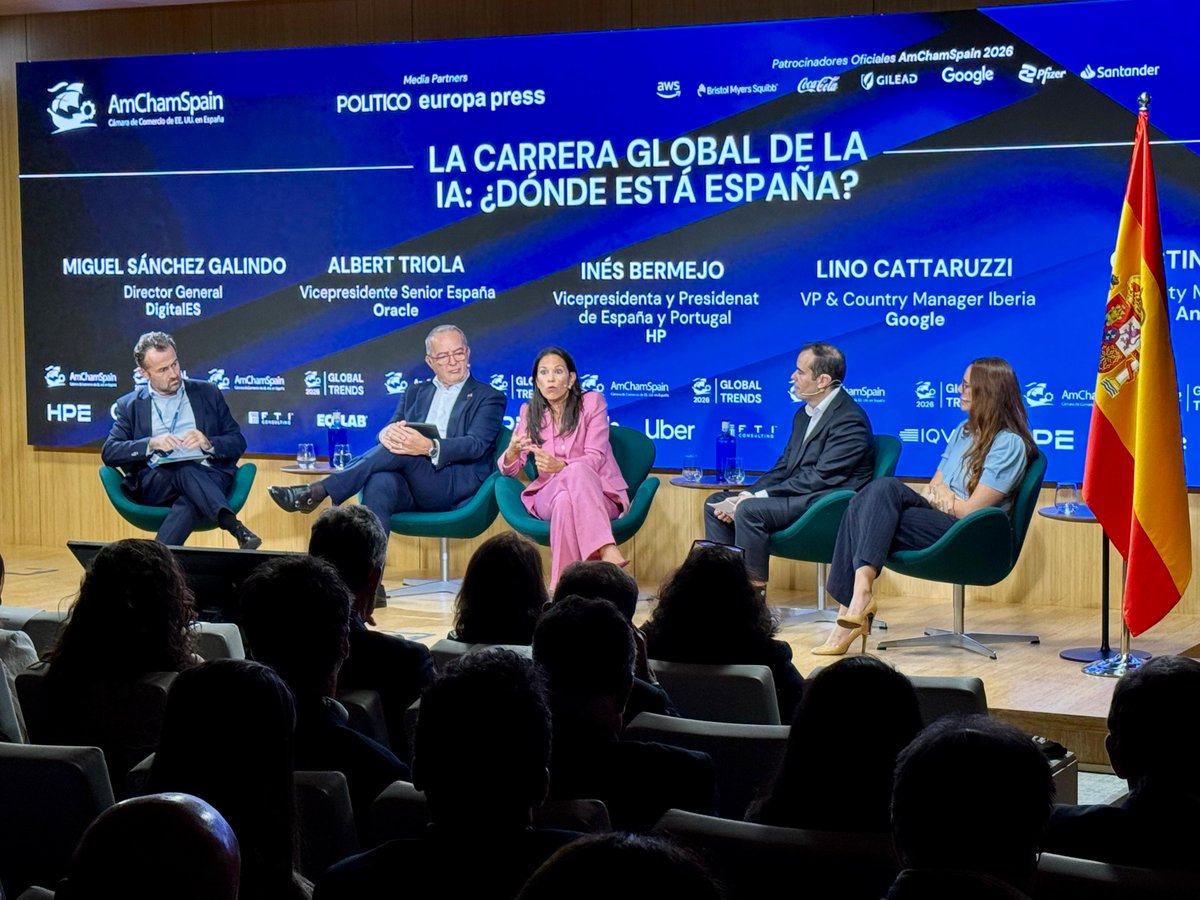 AsocDigitales's tweet photo. 🎯España reúne las condiciones para capturar la oportunidad de llevar la IA a los negocios, generar inversión y transformar el tejido productivo.
 
Ese fue uno de los mensajes de la mesa moderada por nuestro director general @msgalindo en Global Trends 2026, de @AmChamSpain. https://t.co/1buyqTZXUN