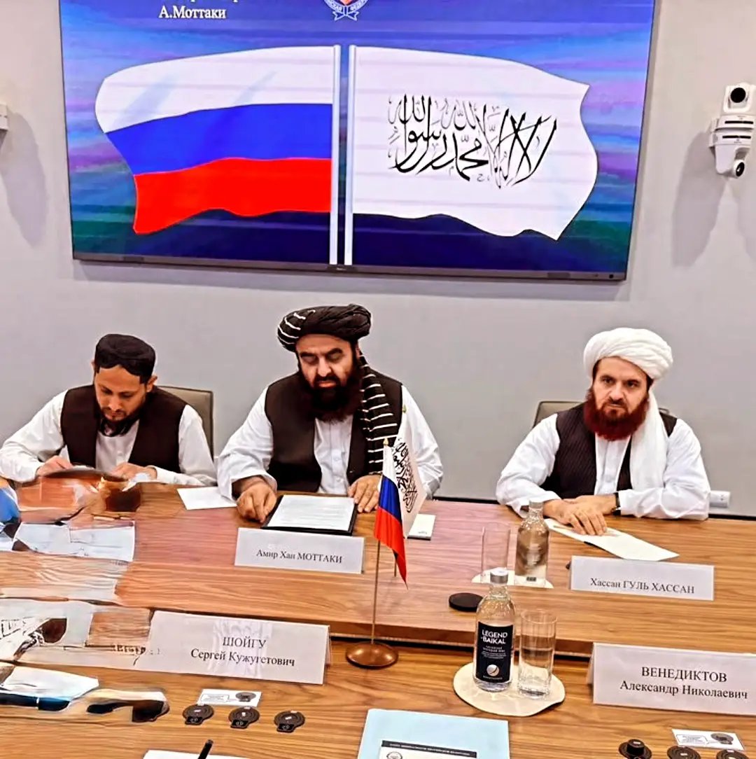 omarzai_22's tweet photo. د افغانستان او روسیې خپلمنځي اړیکې، سیمه‌ییز امنیت، له نشه‌یي توکو سره مبارزه او امنیتي همکارۍ ولیدل شوې.
​#افغانستان #روسیه #امنيت #سفارتونه https://t.co/e5Bvwm3bGl