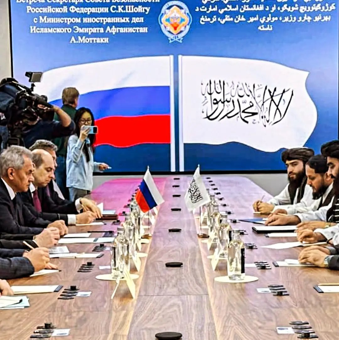 omarzai_22's tweet photo. د افغانستان او روسیې خپلمنځي اړیکې، سیمه‌ییز امنیت، له نشه‌یي توکو سره مبارزه او امنیتي همکارۍ ولیدل شوې.
​#افغانستان #روسیه #امنيت #سفارتونه https://t.co/e5Bvwm3bGl