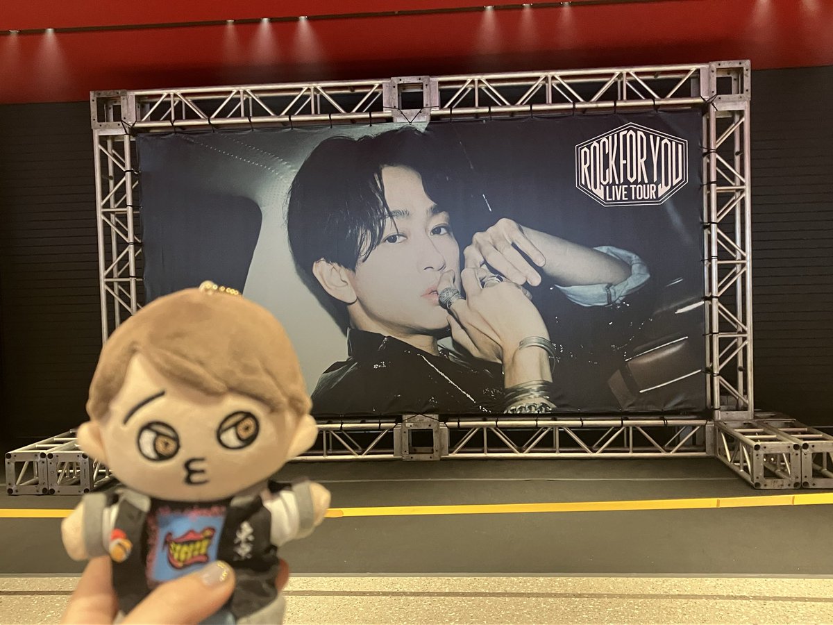 AB8_risa's tweet photo. フォトスポット、ガーデンシアター会場内にあります！
グッズ購入ついでに写真撮れます！

#ROCK_FOR_YOU_LIVE_TOUR 
#横山裕 https://t.co/VPFBdjyAlF