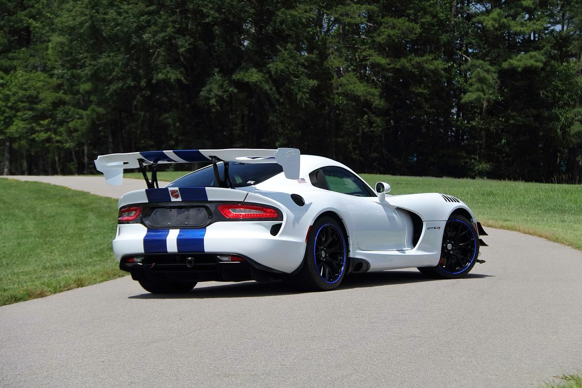KingOfMopar1's tweet photo. Final year. Final form. Viper GTS-R ACR. https://t.co/yYbrP5qGIc