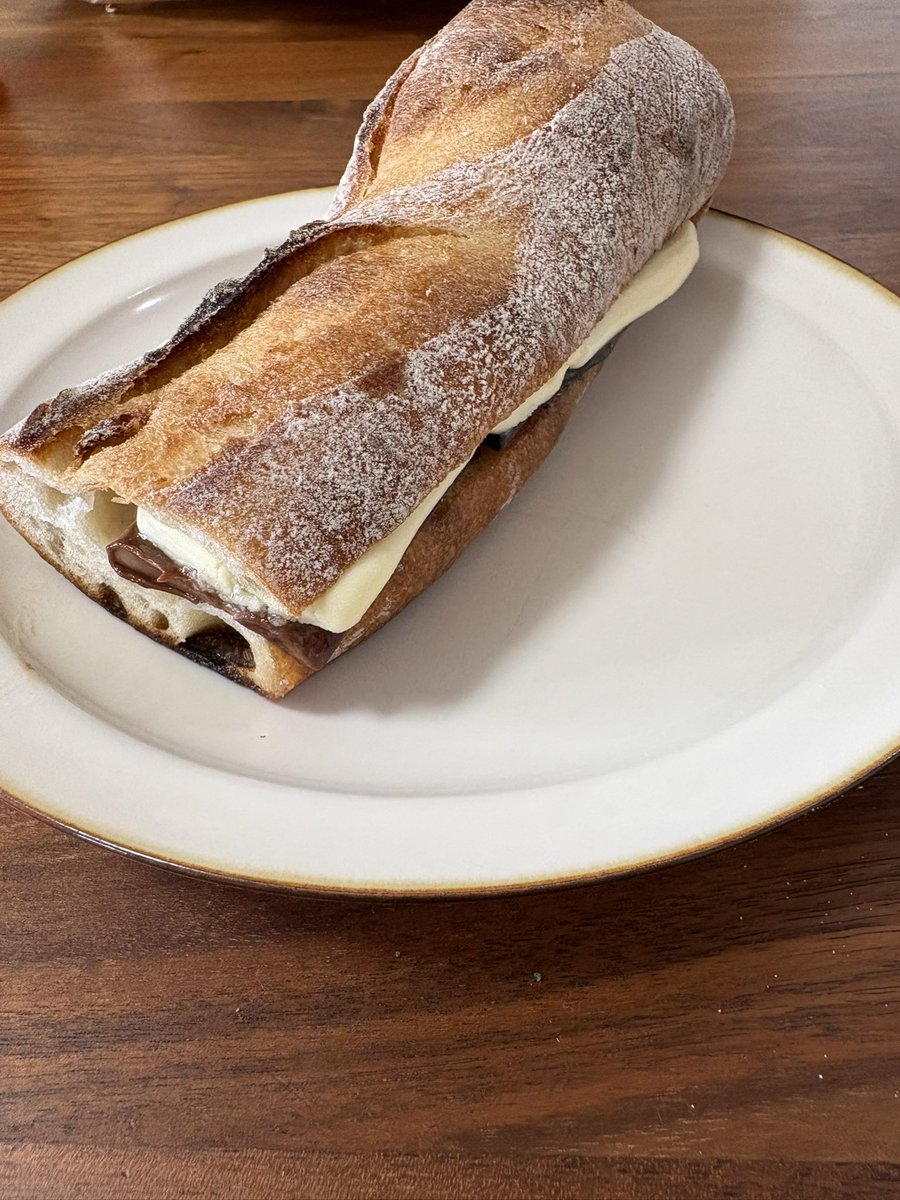uyuuuu40's tweet photo. え、ちょっと待って...
スタバのチョコとバターのやつ、おいしすぎるんだけどーーーー！！！！カロリー気にせず、たべちゃった😮‍💨マロンは、普通だったかな。 https://t.co/K68ZGq8zNI