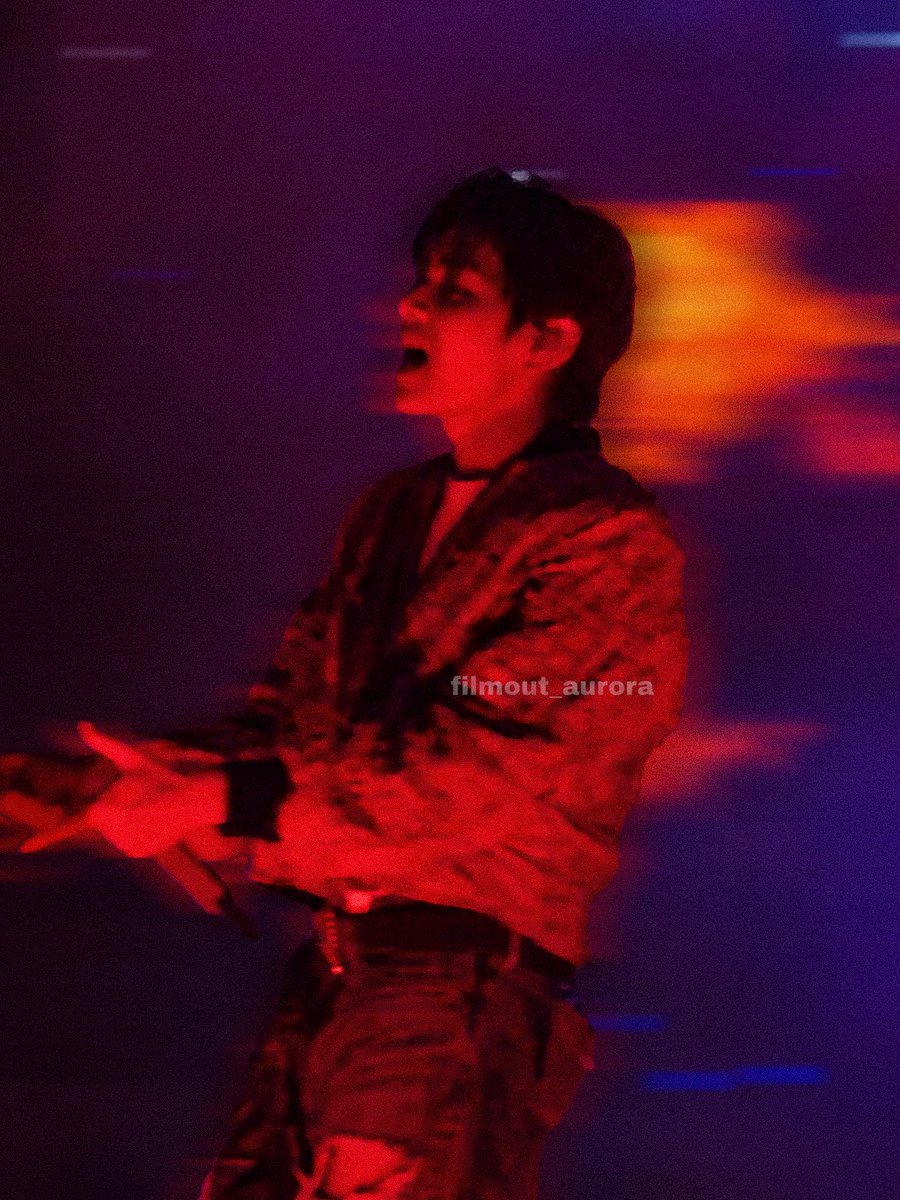 filmout_aurora's tweet photo. i feel like everyone should see these Taehyung pics i took in LA 🔥 https://t.co/SBh0dWpev8