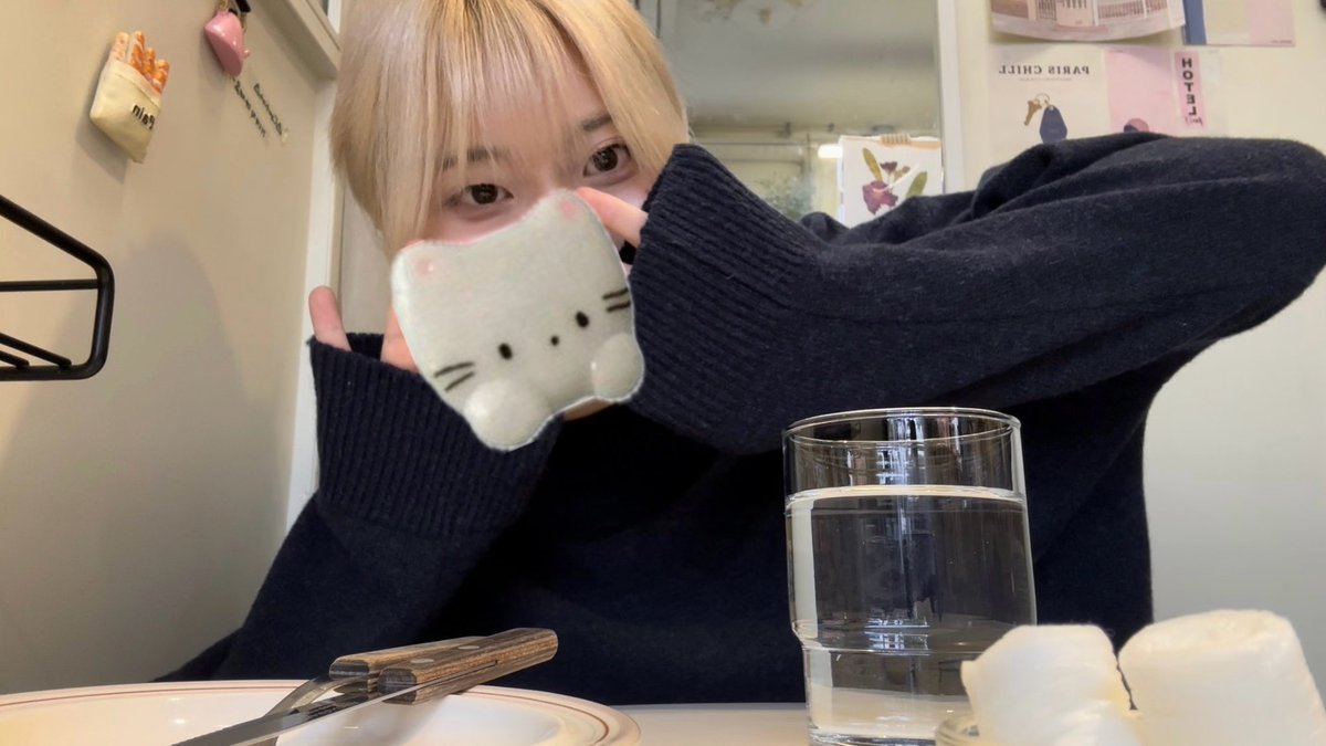saranghaewish's tweet photo. 금발시절아기카야 https://t.co/nTIc4X2L0E