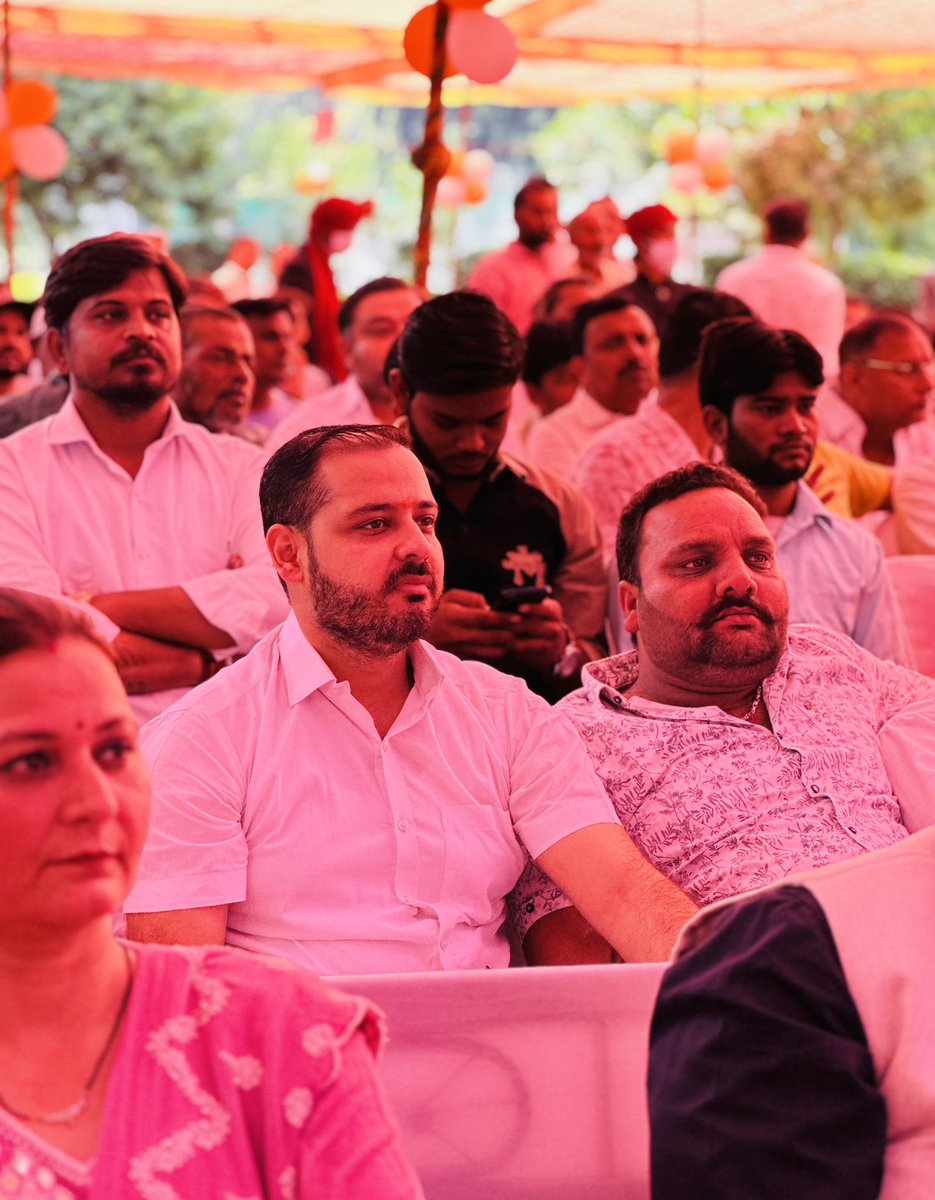 premendraguddu's tweet photo. आदरणीय प्रधानमंत्री श्री नरेन्द्र मोदी जी के जनसेवा के 25 वर्ष पूर्ण होने पर भाजपा के राष्ट्रव्यापी "सेवा संकल्प अभियान" के अंतर्गत आज अलीगढ़ में 'विकसित भारत संकल्प सभा, सेवा ज्योति यात्रा' के आयोजन में सम्मिलित हुआ।

आइए, माननीय प्रधानमंत्री श्री नरेन्द्र मोदी जी के सेवा और समर्पण की इस यात्रा को जनभागीदारी से और व्यापक बनाते हुए विकसित भारत के संकल्प को सिद्धि तक पहुँचाने में अपना योगदान दें।

#25YearsOfSeva #SevaSankalpAbhiyan